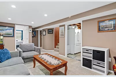 250 Macarthur Street E, South Saint Paul, MN 55075 - Photo 17