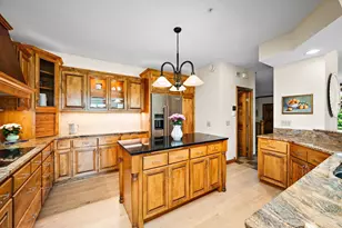 101 Willoughby Way E, Minnetonka, MN 55305 - Photo 21