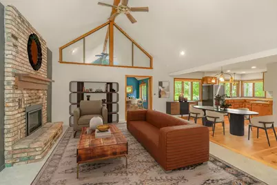 500 Robert Court, Mahtomedi, MN 55115 - Photo 3