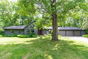 500 Robert Ct, Mahtomedi, MN 55115 - Photo 1