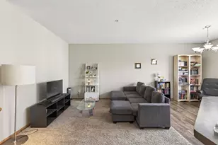 15602 Eagles Nest Wy, Apple Valley, MN 55124 - Photo 3