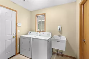 6543 Riverwood Ln, Brooklyn Center, MN 55430 - Photo 23