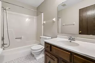 13720 Oakland Dr, Burnsville, MN 55337 - Photo 31