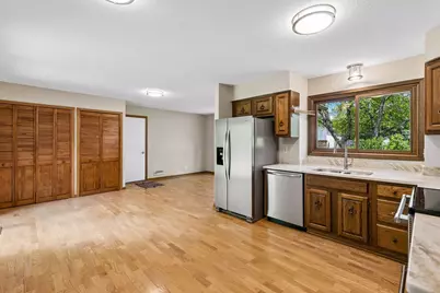 13720 Oakland Drive, Burnsville, MN 55337 - Photo 17