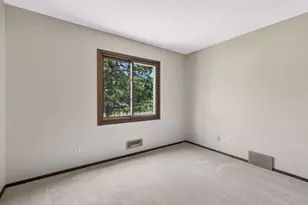 13720 Oakland Dr, Burnsville, MN 55337 - Photo 27