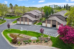 12605 Sherwood Pl, Minnetonka, MN 55305 - Photo 5