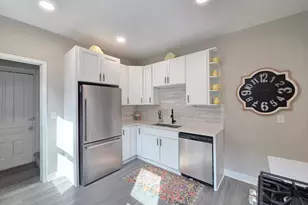 1323 Lincoln Ave, Saint Paul, MN 55105 - Photo 17