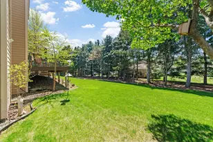 3648 Mt Vernon Ln, Woodbury, MN 55129 - Photo 9