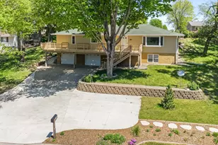 510 W Richway Dr, Albert Lea, MN 56007 - Photo 1