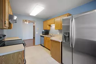 6248 Magda Dr, Maple Grove, MN 55369 - Photo 5