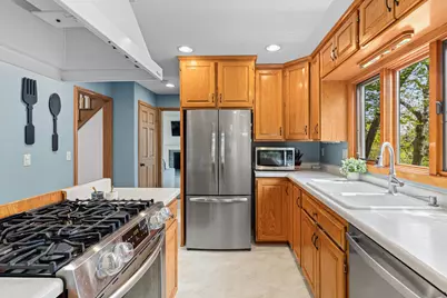 6903 Rosemary Road, Eden Prairie, MN 55346 - Photo 11