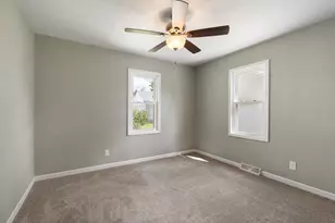 2110 E Oakland Ave, Austin, MN 55912 - Photo 9