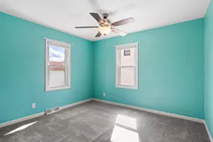 2110 E Oakland Ave, Austin, MN 55912 - Photo 11