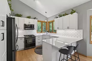 956 Trillium Ct, Eagan, MN 55123 - Photo 11