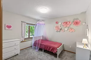 956 Trillium Ct, Eagan, MN 55123 - Photo 31