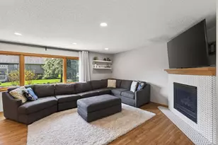 956 Trillium Ct, Eagan, MN 55123 - Photo 17