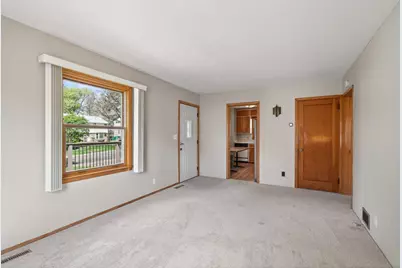 3735 Sumter Avenue S, Saint Louis Park, MN 55426 - Photo 7