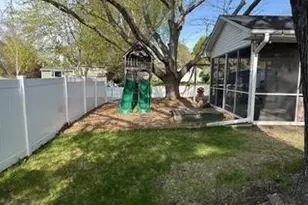 8845 23rd Ave N, Golden Valley, MN 55427 - Photo 33