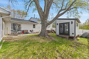 8845 23rd Ave N, Golden Valley, MN 55427 - Photo 27