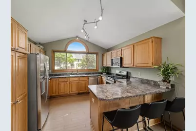 17601 Evener Way, Eden Prairie, MN 55346 - Photo 3