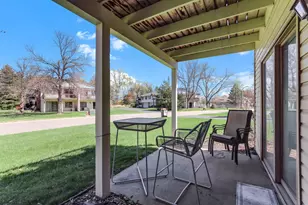 5653 Chatsworth St N, Shoreview, MN 55126 - Photo 35