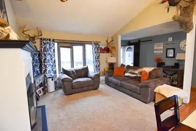 226 Kneale Avenue S, Thief River Falls, MN 56701 - Photo 7