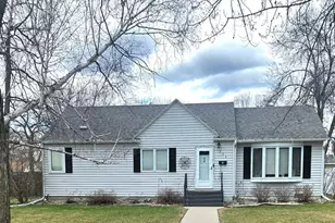226 Kneale Ave S, Thief River Falls, MN 56701 - Photo 1
