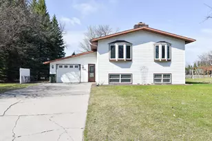 245 E Pleasant Ave, Warren, MN 56762 - Photo 1