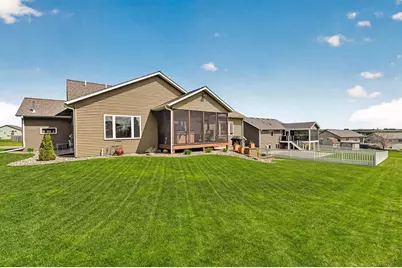847 Golfview Avenue, Zumbrota, MN 55992 - Photo 5