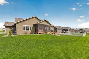 847 Golfview Ave, Zumbrota, MN 55992 - Photo 5