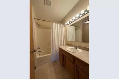 1611 Oakwood Drive, West Fargo, ND 58078 - Photo 9
