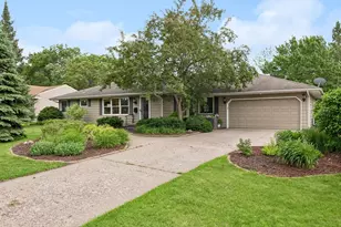 1917 Dixon Dr, Bloomington, MN 55431 - Photo 5