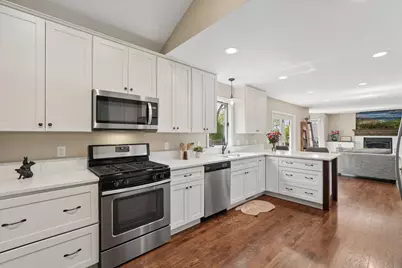 12054 Gantry Lane, Apple Valley, MN 55124 - Photo 11