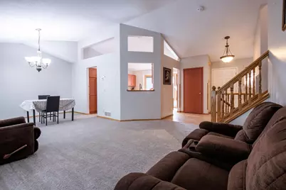 9136 Georgia Avenue N, Brooklyn Park, MN 55445 - Photo 9