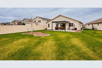 3321 Maple Leaf Loop S, Fargo, ND 58104 - Photo 39
