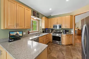9009 Sutton Dr, Eden Prairie, MN 55347 - Photo 9