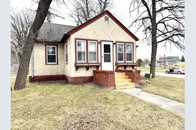 513 Lake Street NE, Warroad, MN 56763 - Photo 9