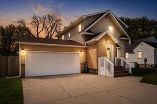 810 10th Ave SE, Austin, MN 55912 - Photo 3