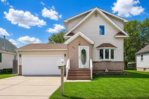 810 10th Ave SE, Austin, MN 55912 - Photo 3