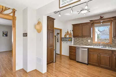 810 10th Avenue SE, Austin, MN 55912 - Photo 15