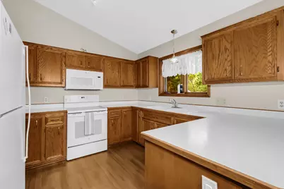 12929 Garrett Avenue, Apple Valley, MN 55124 - Photo 11