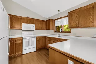 12929 Garrett Ave, Apple Valley, MN 55124 - Photo 11