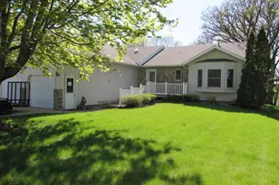 1600 S Prairie Ave, Fairmont, MN 56031 - Photo 1