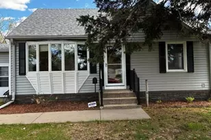 5256 Capitol St NE, Fridley, MN 55421 - Photo 5