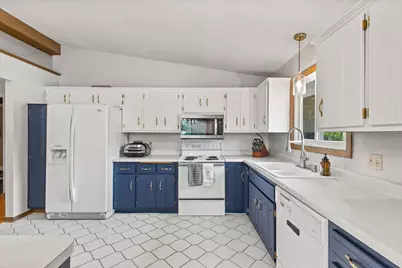 3308 81st Avenue N, Brooklyn Park, MN 55443 - Photo 13