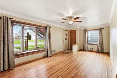 1562 Hoyt Avenue E, Saint Paul, MN 55106 - Photo 3