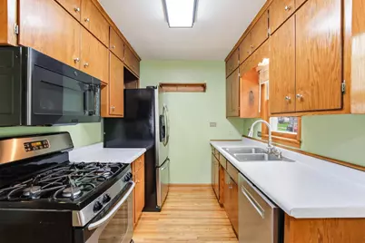 1562 Hoyt Avenue E, Saint Paul, MN 55106 - Photo 11