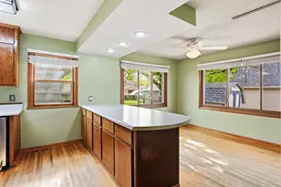 1562 Hoyt Ave E, Saint Paul, MN 55106 - Photo 9