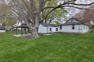 440 E Main St, Madelia, MN 56062 - Photo 9