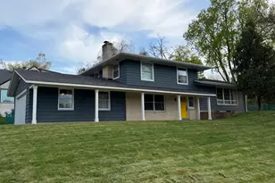 1046 Brooks Ave W, Roseville, MN 55113 - Photo 1